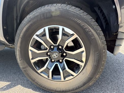 Used 2021 Toyota Tacoma TRD Sport w/ TRD Premium Sport Package AWD/4WD image 15