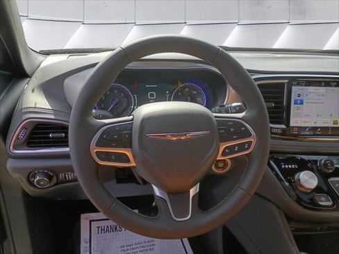 New 2026 Chrysler Pacifica Pinnacle FWD image 30