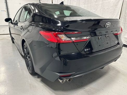 Used 2025 Toyota Camry SE image 5