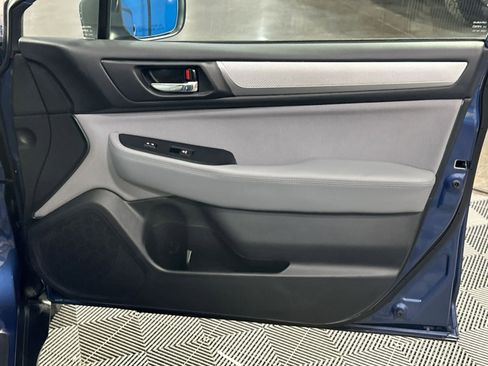 Used 2019 Subaru Outback 2.5i Premium image 37