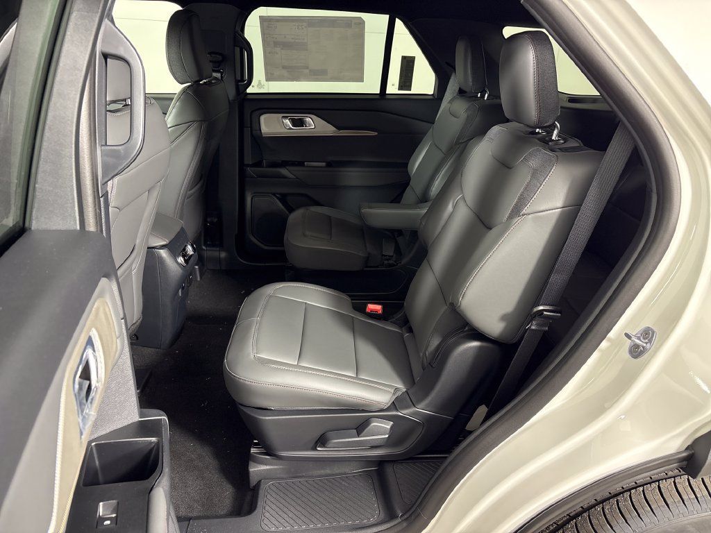 New 2027 Ford Explorer Active w/ Active Comfort Package RWD image 29