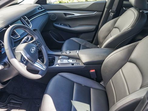 Certified 2025 INFINITI QX50 Pure image 17