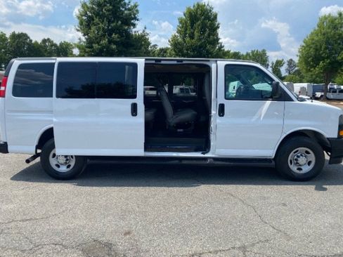 Used 2023 Chevrolet Express 3500 LS RWD image 7