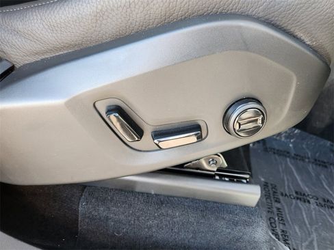 Used 2025 Volvo XC90 B5 Plus w/ Protection Package Premier image 20