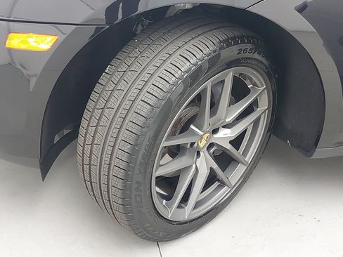 Certified 2026 Porsche Macan Turbo AWD/4WD image 35