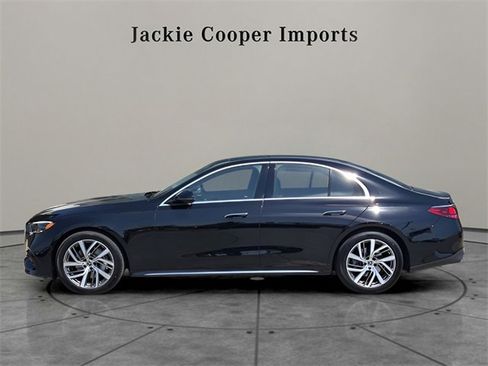 Certified 2025 Mercedes-Benz E 350 4MATIC Sedan image 2