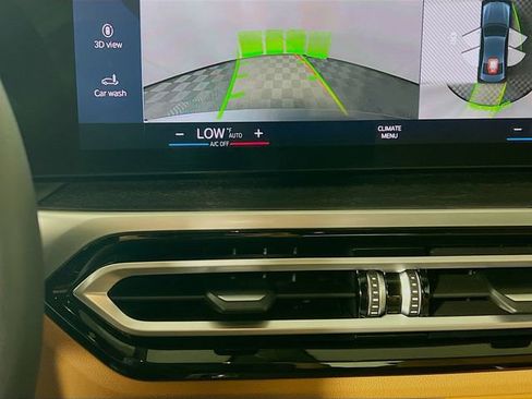 Used 2024 BMW 330i xDrive Sedan w/ Premium Package image 22