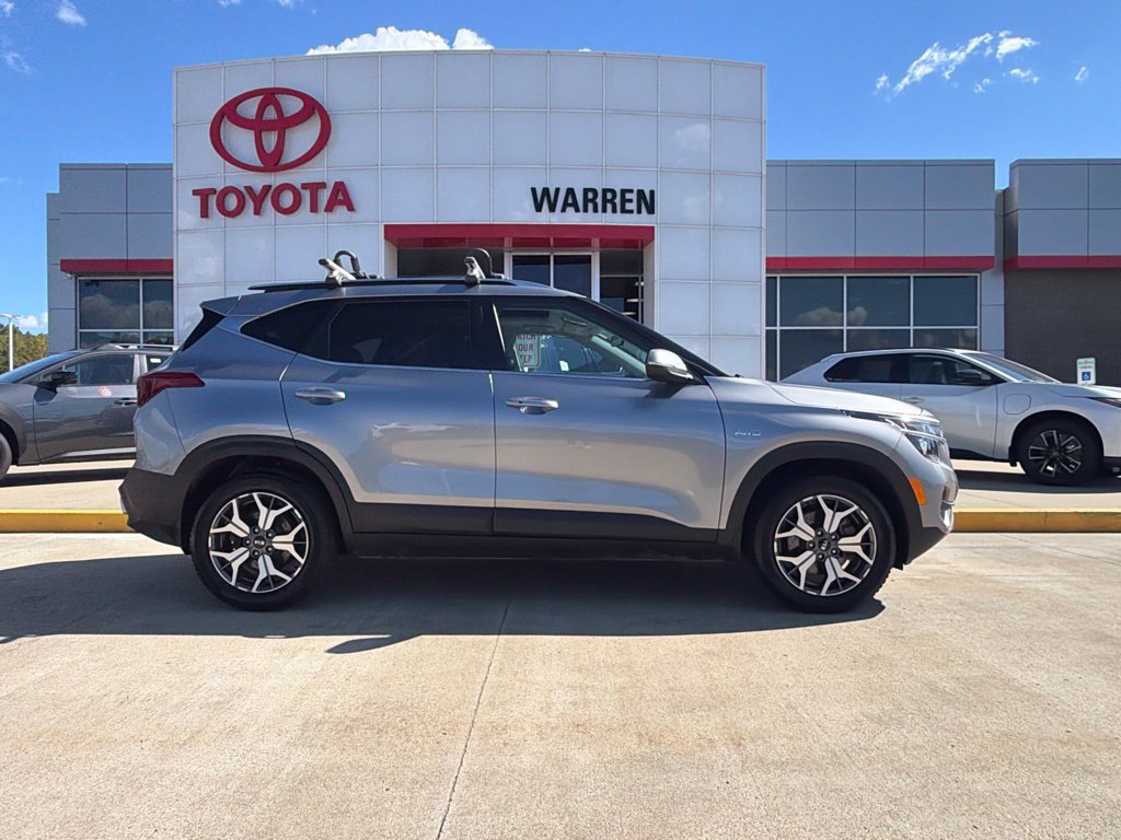 Used 2021 Kia Seltos EX AWD/4WD image 3
