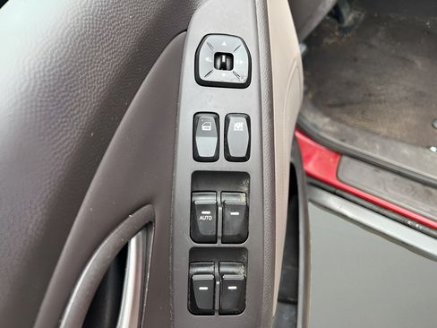 Used 2011 Hyundai Tucson GLS AWD/4WD image 13