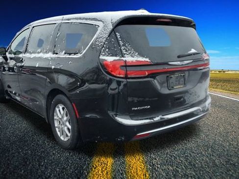Certified 2024 Chrysler Pacifica Touring-L image 2