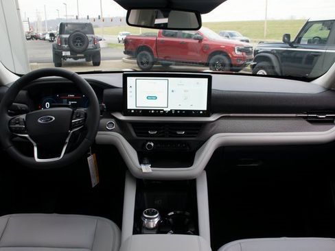New 2026 Ford Explorer Platinum w/ LUX Leather Package image 40