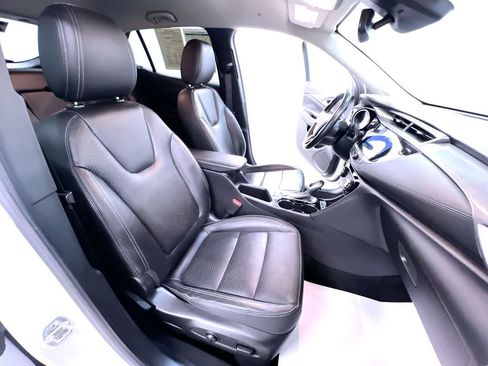 Used 2021 Buick Encore GX Essence FWD image 35