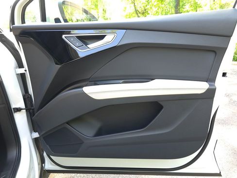 Used 2023 Audi Q4 e-tron Premium w/ Convenience Package image 22