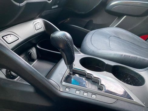 Used 2012 Hyundai Tucson Limited image 55