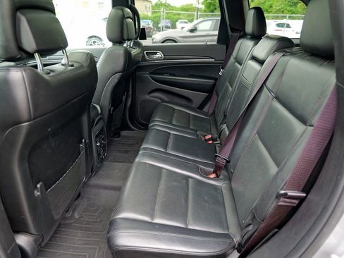 Used 2019 Jeep Grand Cherokee Limited w/ Luxury Group II AWD/4WD image 28