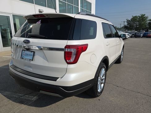 Used 2019 Ford Explorer XLT w/ Equipment Group 202A FWD image 5