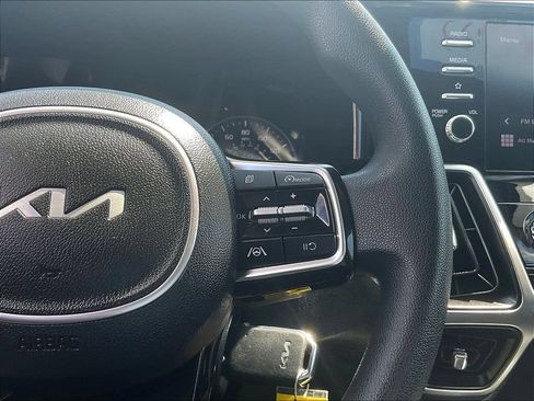 Used 2022 Kia Sorento LX FWD image 12