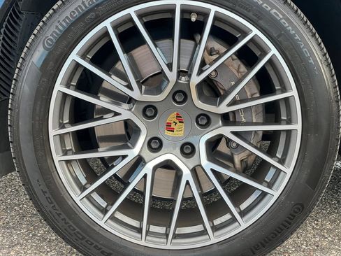 Used 2021 Porsche Cayenne AWD/4WD image 8