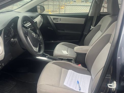 Used 2018 Toyota Corolla LE FWD image 11