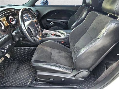 Used 2019 Dodge Challenger R/T w/ Plus Package image 15