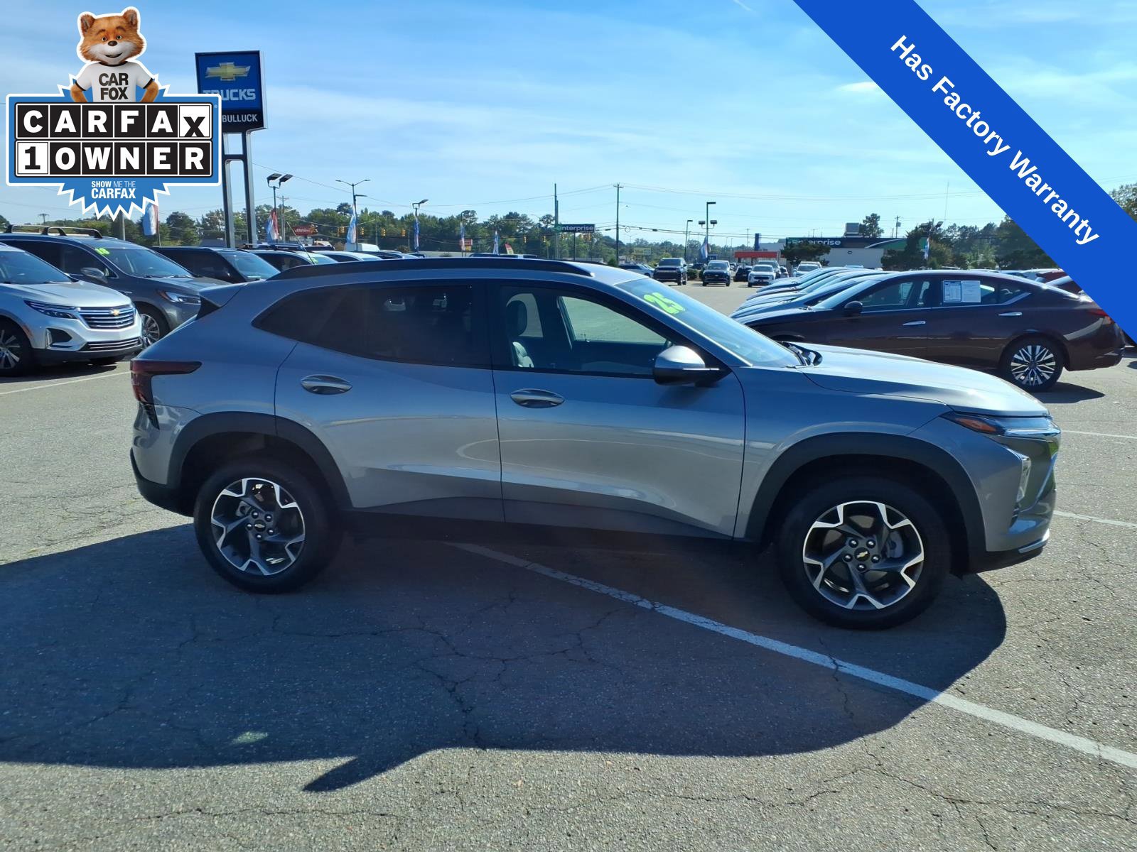 Used 2025 Chevrolet Trax LT FWD image 6