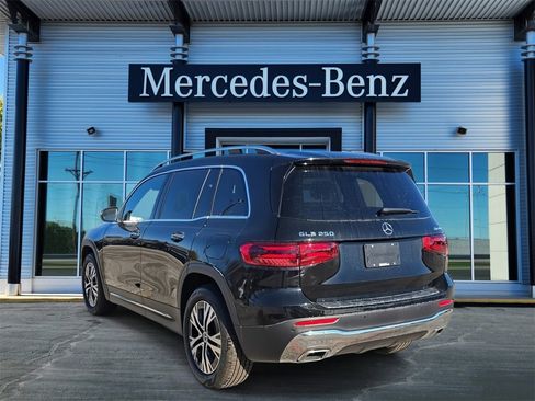 New 2026 Mercedes-Benz GLB 250 4MATIC image 4