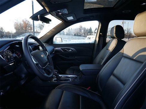 Used 2022 Chevrolet Traverse Premier image 8