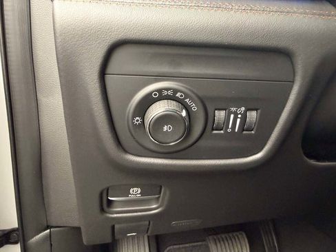 New 2025 Jeep Grand Cherokee L Summit image 26