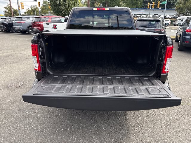 Used 2019 RAM 1500 4x4 Crew Cab image 12