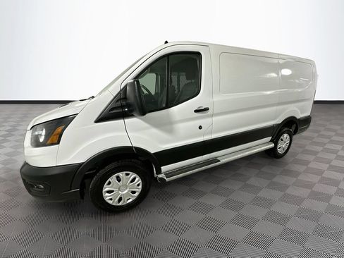 Used 2025 Ford Transit 250 Low Roof w/ Exterior Upgrade Package RWD image 4