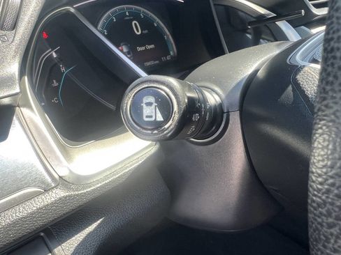 Used 2017 Honda Civic EX-T image 11