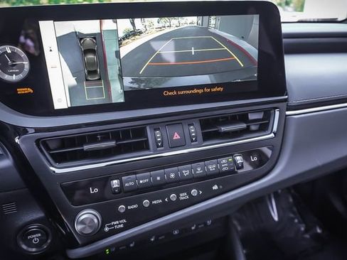 Certified 2025 Lexus ES 300h w/ Luxury Package FWD image 15