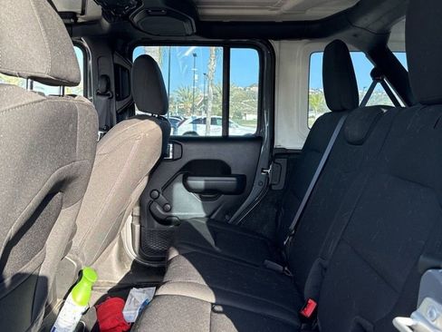 Used 2022 Jeep Wrangler Unlimited Sport image 6