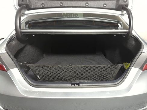 Used 2024 Toyota Camry SE image 18