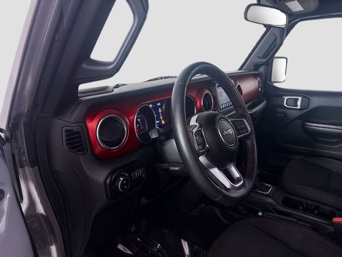 Used 2021 Jeep Gladiator Rubicon w/ Cold Weather Group AWD/4WD image 23