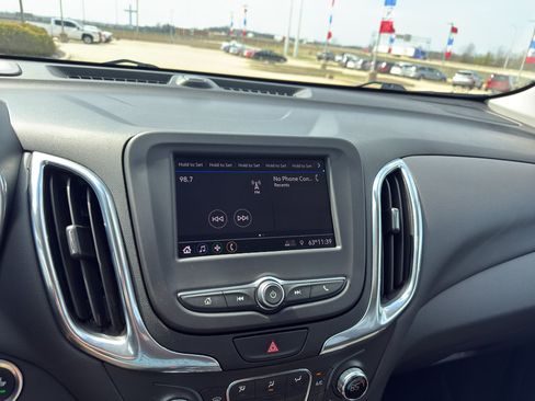 Used 2021 Chevrolet Equinox LT image 19