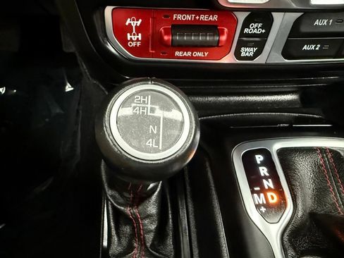 Used 2020 Jeep Gladiator Rubicon w/ Advanced Safety Group AWD/4WD image 42