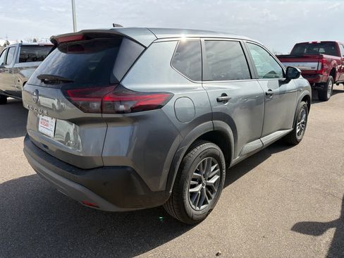 Used 2023 Nissan Rogue S image 4