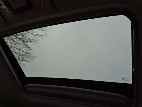 Used 2023 Toyota Sienna XLE image 14