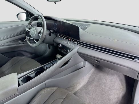 Used 2023 Hyundai Elantra SEL w/ Convenience Package image 30