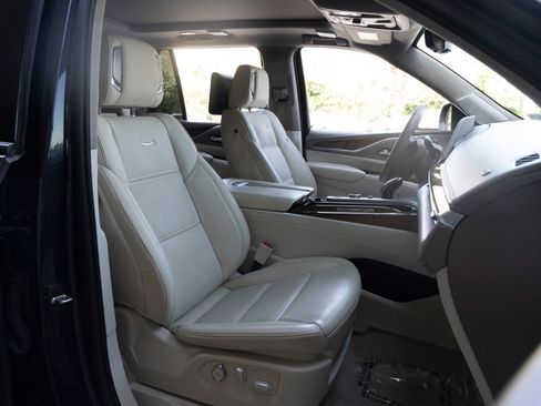 Used 2023 Cadillac Escalade Sport Platinum AWD/4WD image 26