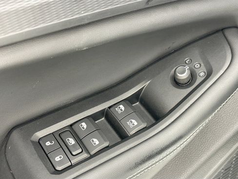 Used 2023 Jeep Grand Cherokee Altitude AWD/4WD image 17