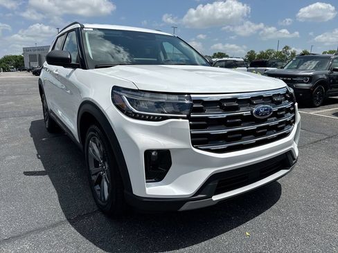 New 2026 Ford Explorer Active w/ Active Comfort Package AWD/4WD image 10