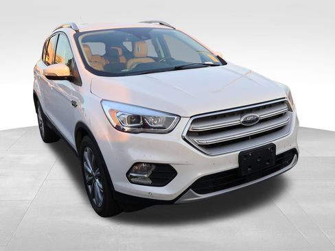 Used 2018 Ford Escape Titanium w/ Ford Safe & Smart Package AWD/4WD image 11