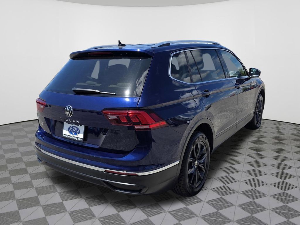 Used 2024 Volkswagen Tiguan SE FWD image 10