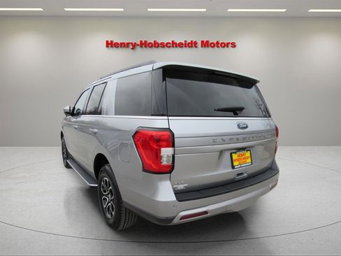 Used 2023 Ford Expedition XLT image 6