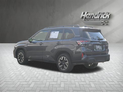 Certified 2025 Subaru Forester Premium AWD/4WD image 7