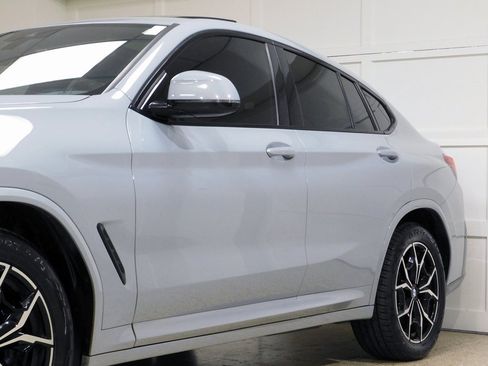Used 2023 BMW X4 xDrive30i image 17