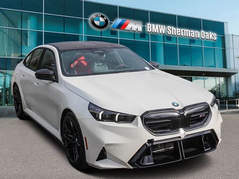 New 2026 BMW M5 w/ Carbon Package image 3