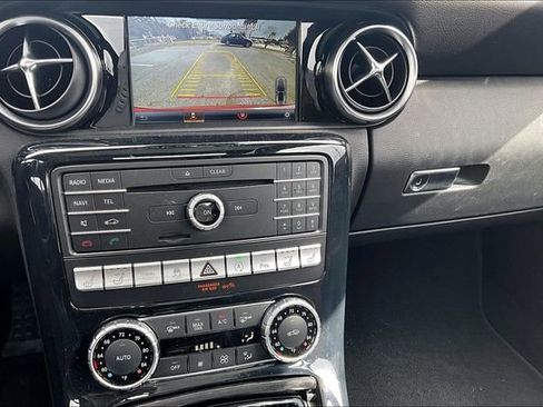 Used 2020 Mercedes-Benz SLC 300 SLC 300 image 22